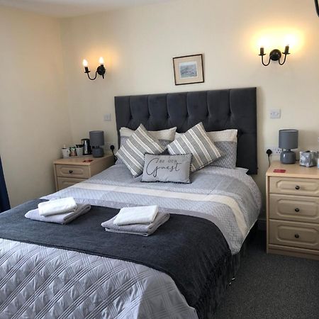 Bed and Breakfast The Stowey Arms Exminster Экстерьер фото